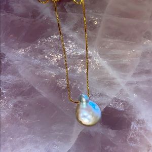 Minimalist gold and pearl tear drop necklace